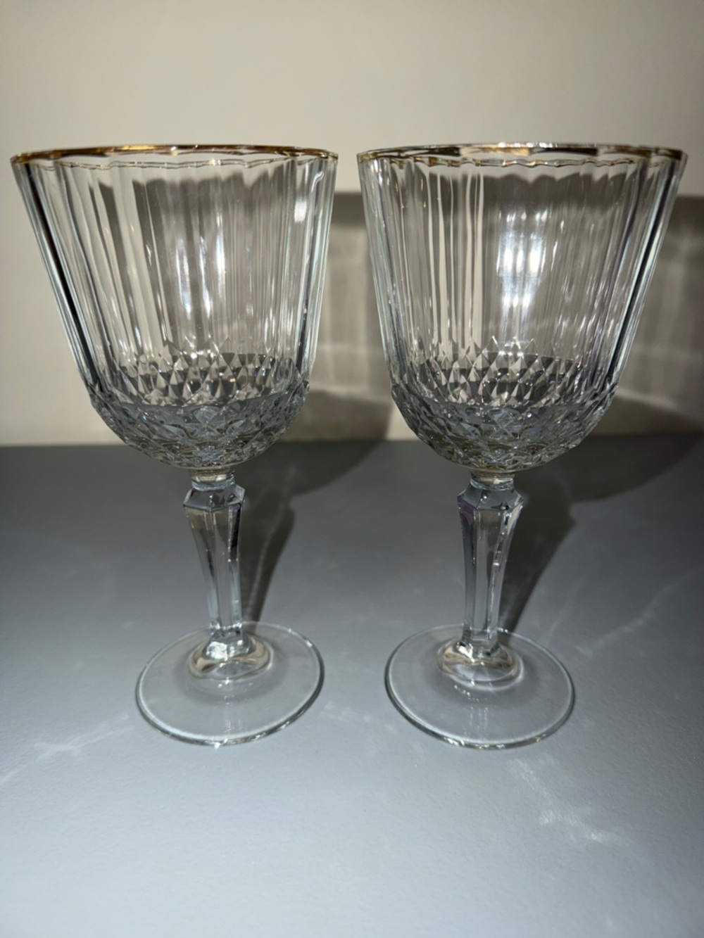Pasabache Crystal-Style Wine Goblets with Gold Rim - Set of 2